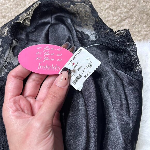 Gorgeous Fredericks of Hollywood slip dress/chemise - Picture 5 of 11